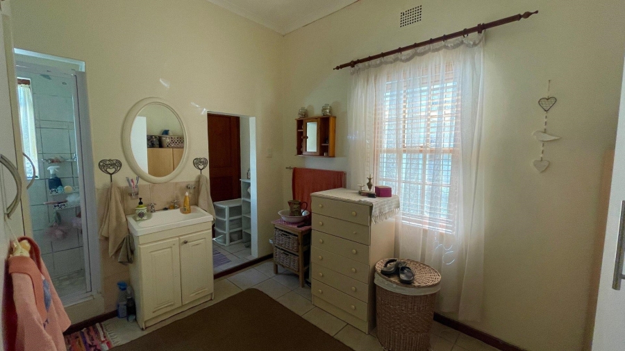 To Let 5 Bedroom Property for Rent in Durbanville Hills Western Cape